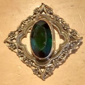 Emerald Green / Gold Pendant Vintage